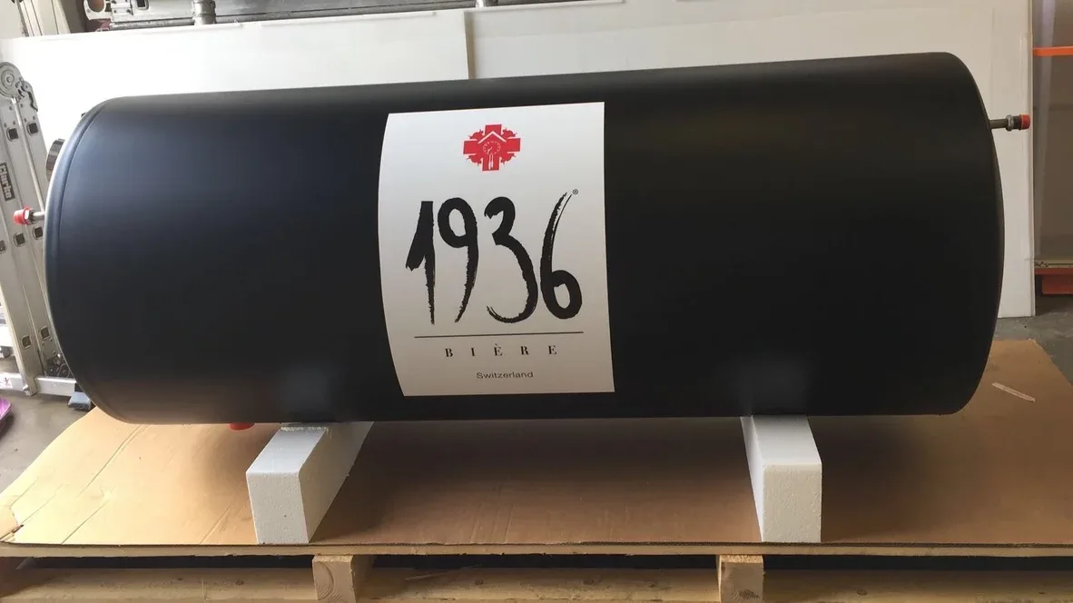 Close view of the white 1936 Bière Switzerland logo panel on a black tank, gallery image 18