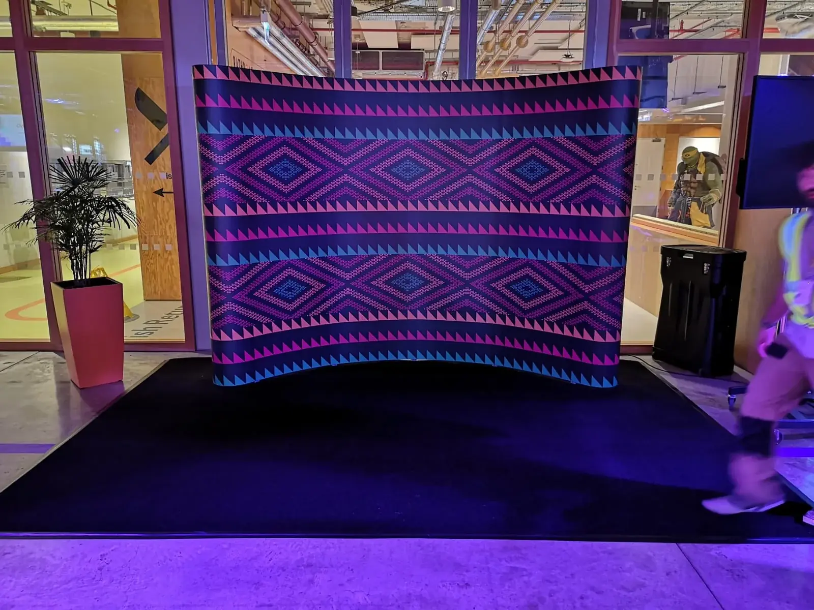 Right view of the large-format curved event backdrop
